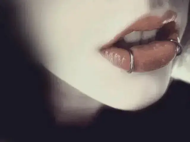 西檬之家-字母圈的践踏癖什么意思？探索BDSM文化中的特殊互动模式